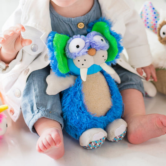 Gus Soft Toy and Infant Novel Set