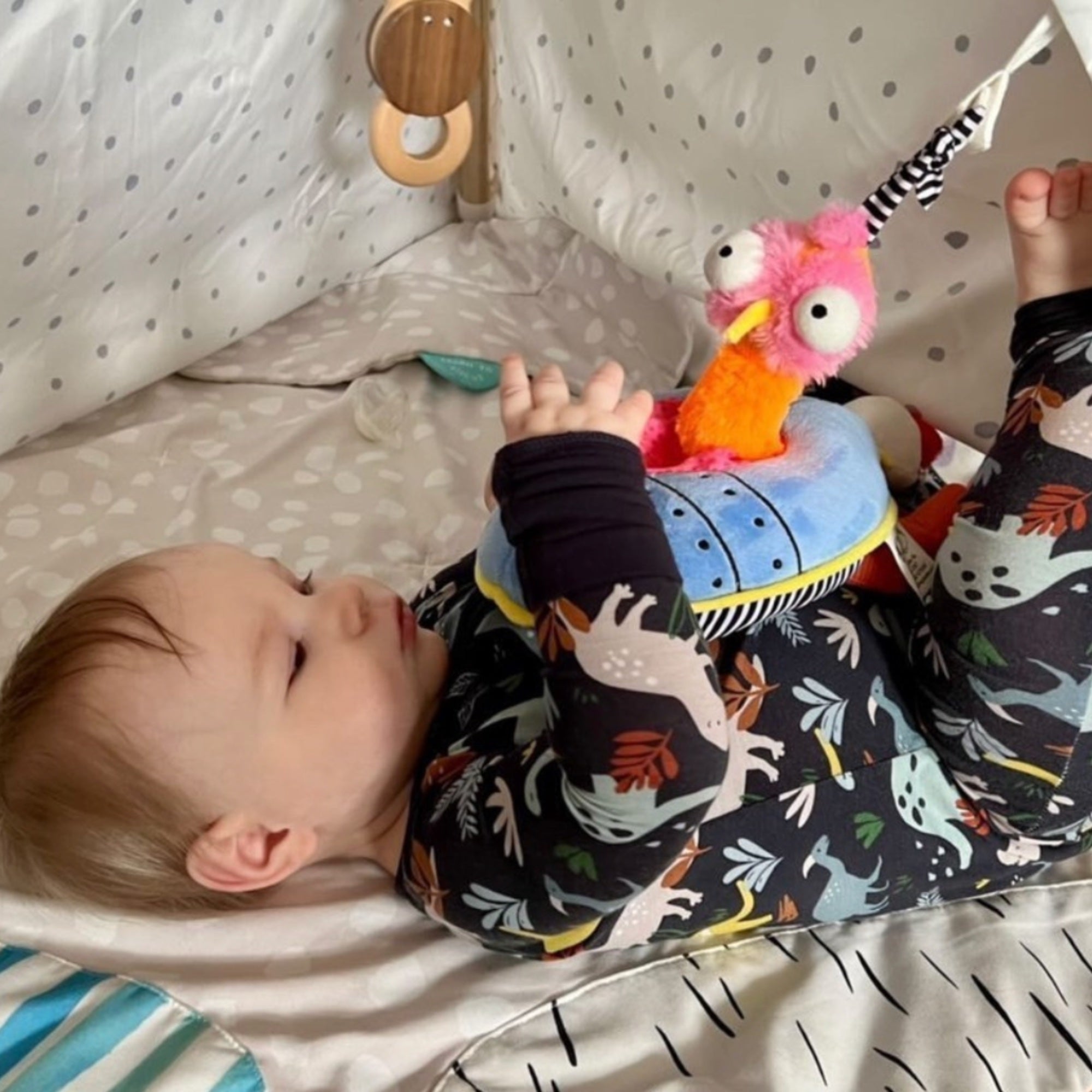 Ollie Rocket Ship musical pull toy – Inklings Baby sensory activity toy with textured teether and musical rhyme - toddler play hanging